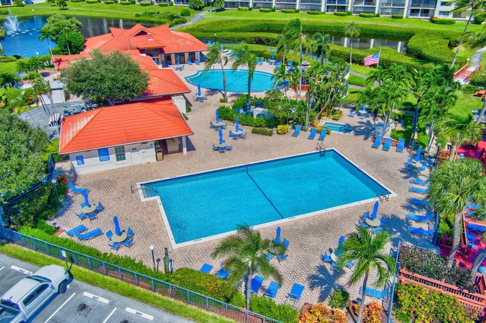 103 Half Moon Circle #H1 Hypoluxo, FL 33462