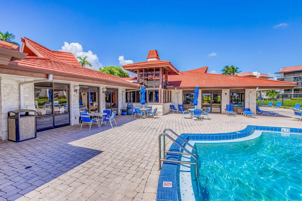 103 Half Moon Circle #H1 Hypoluxo, FL 33462