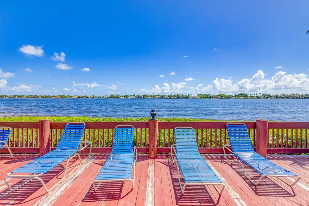 103 Half Moon Circle #H1 Hypoluxo, FL 33462