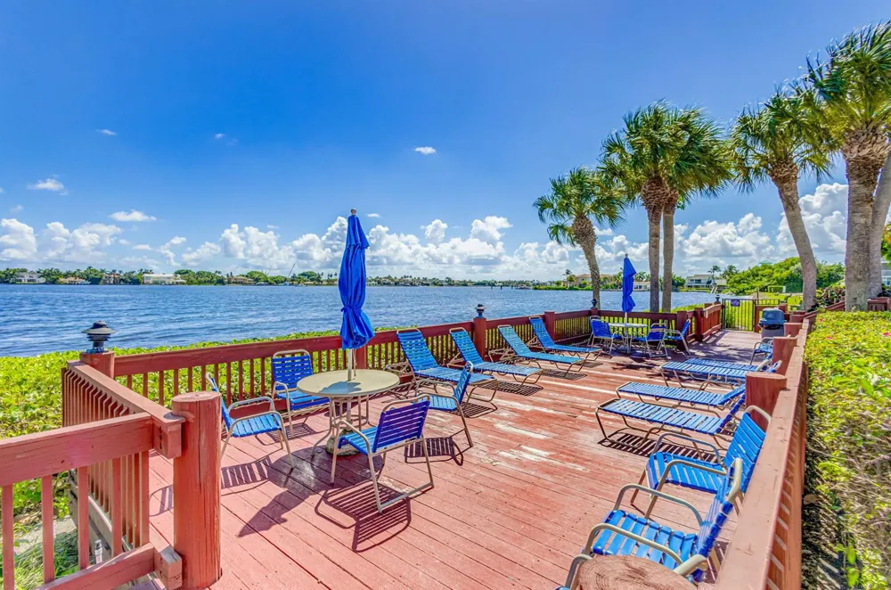 103 Half Moon Circle #H1 Hypoluxo, FL 33462