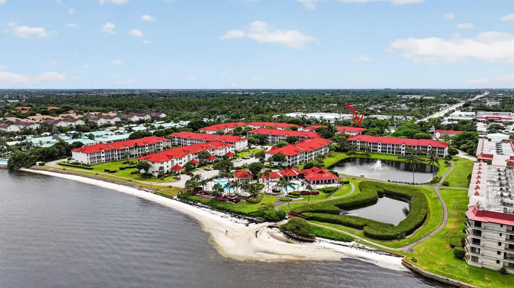 103 Half Moon Circle #H1 Hypoluxo, FL 33462