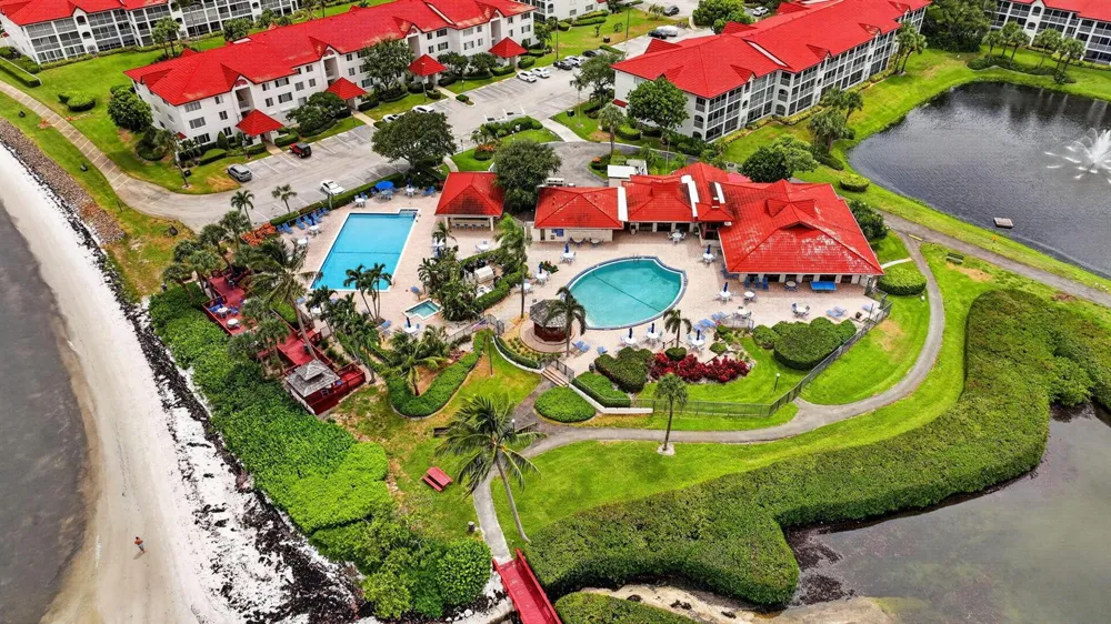 103 Half Moon Circle #H1 Hypoluxo, FL 33462