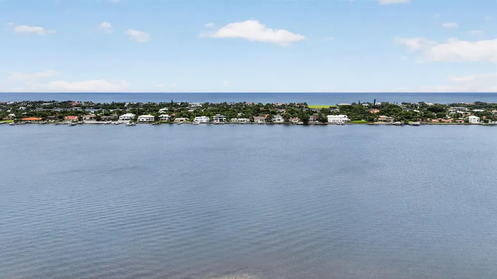 103 Half Moon Circle #H1 Hypoluxo, FL 33462