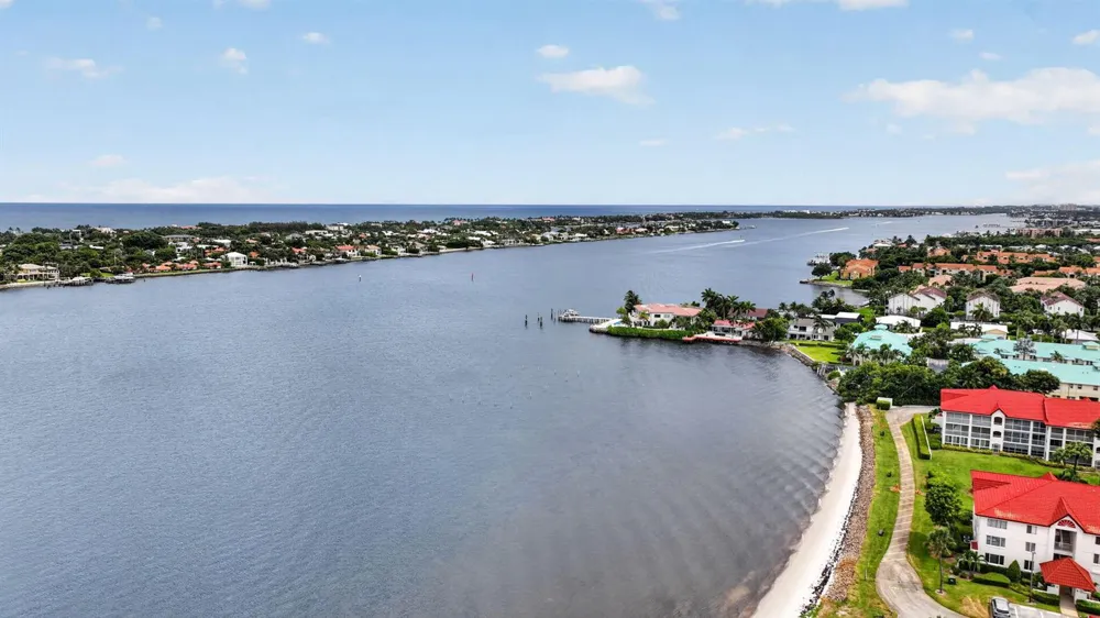 103 Half Moon Circle #H1 Hypoluxo, FL 33462