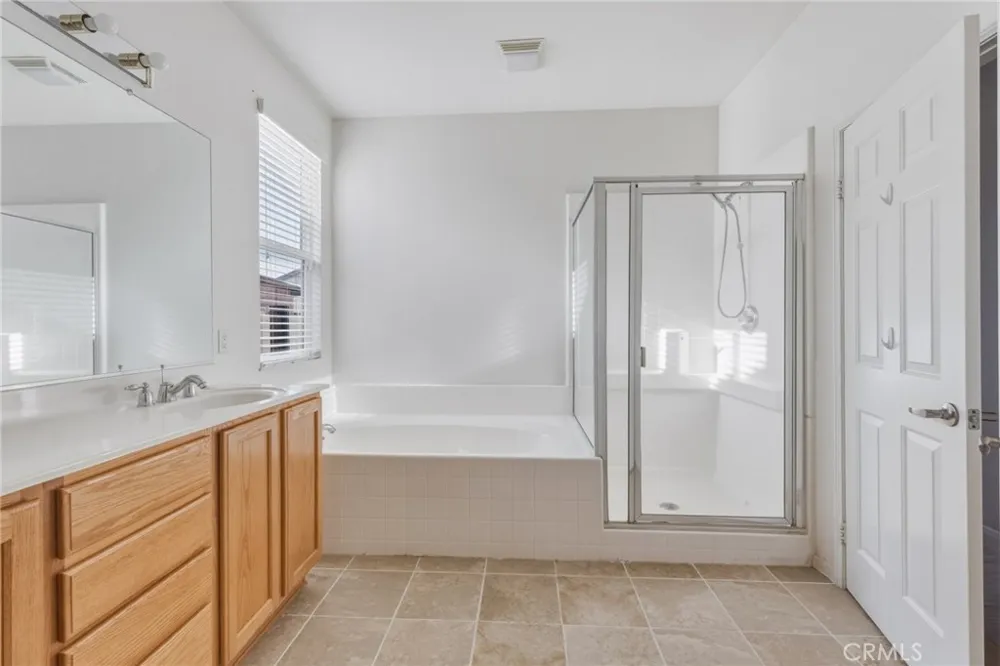 11748 Galewood Adelanto, CA 92301