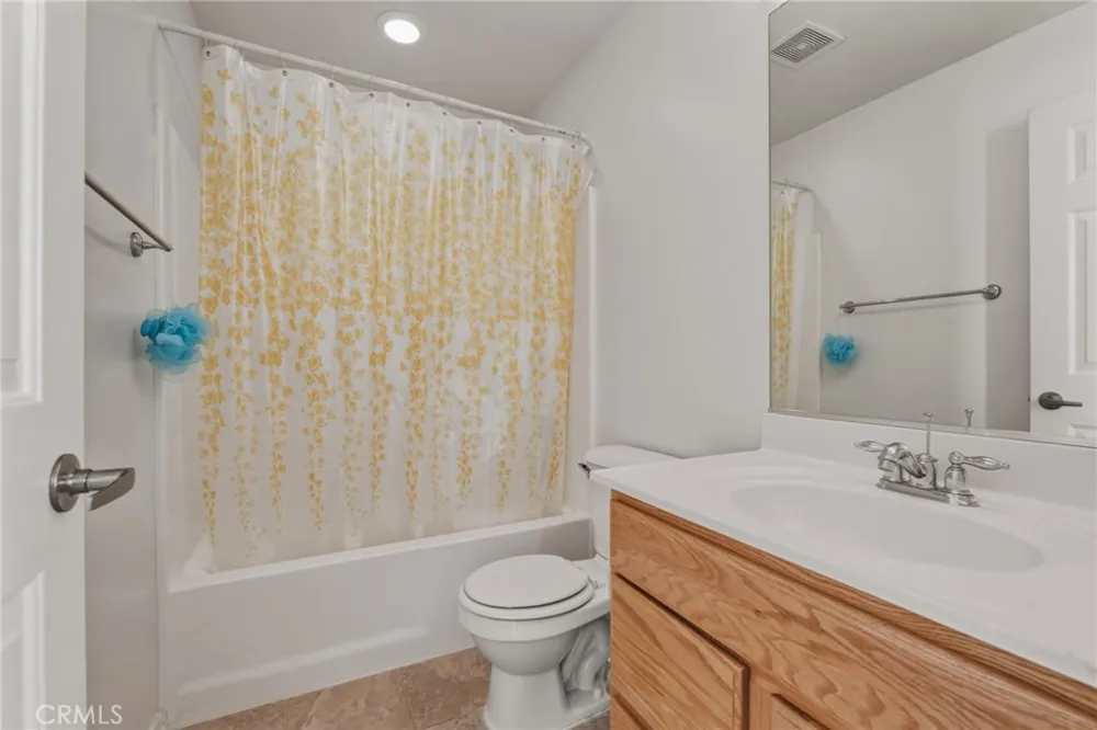 11748 Galewood Adelanto, CA 92301