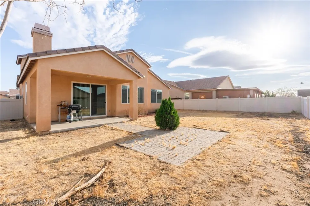 11748 Galewood Adelanto, CA 92301