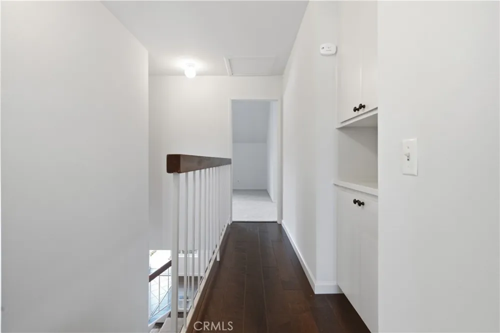 5664 Etiwanda Tarzana, CA 91356