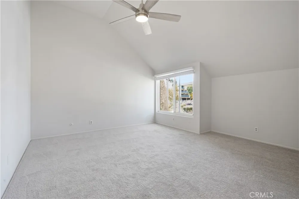 5664 Etiwanda Tarzana, CA 91356