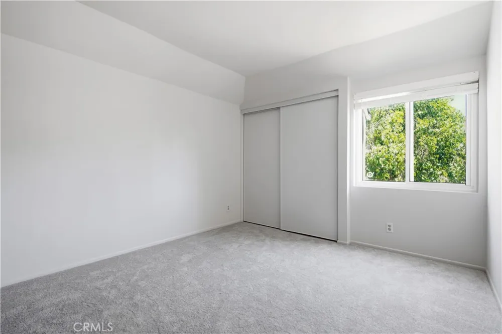 5664 Etiwanda Tarzana, CA 91356
