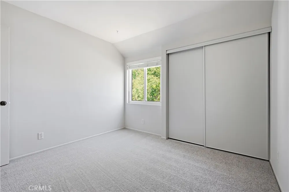 5664 Etiwanda Tarzana, CA 91356
