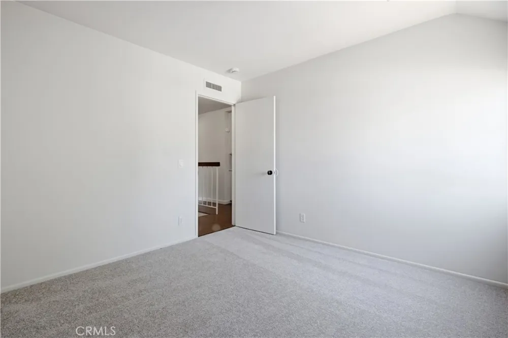 5664 Etiwanda Tarzana, CA 91356