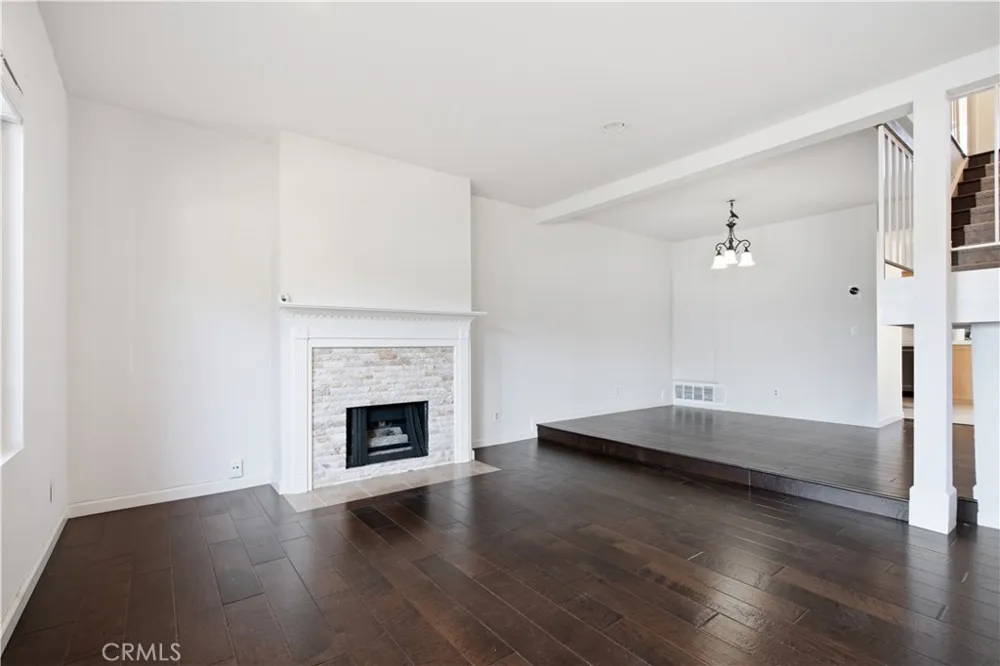 5664 Etiwanda Tarzana, CA 91356
