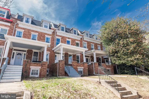 319 E UNIVERSITY PARKWAY