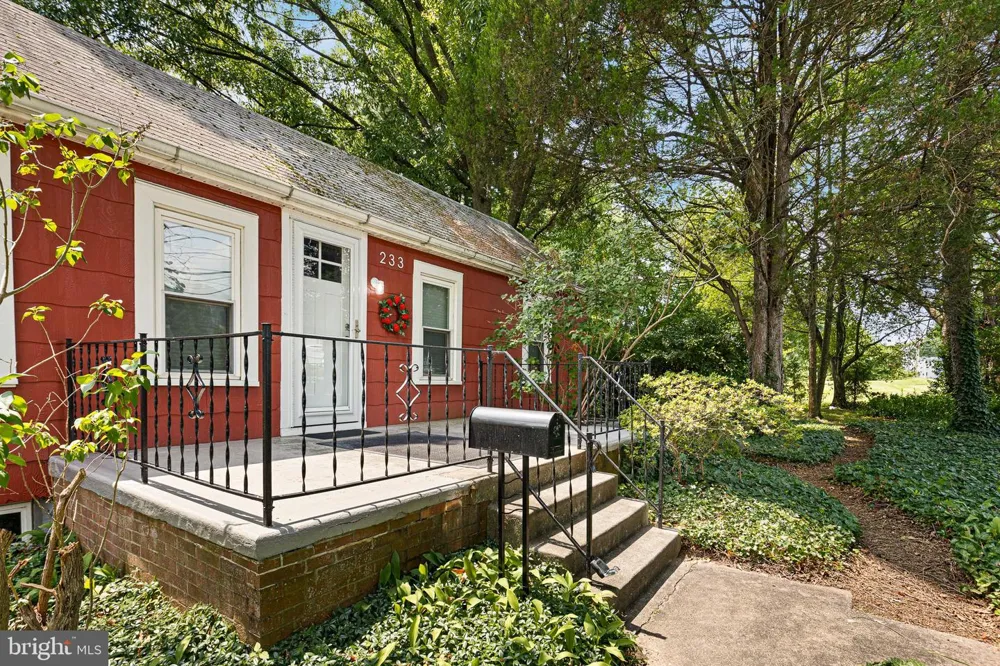 233 W PARK PLACE Newark, DE 19711