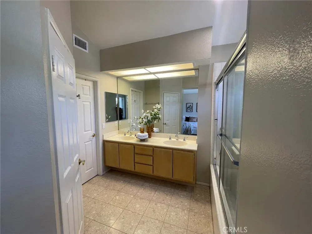 4 Del Italia Irvine, CA 92614