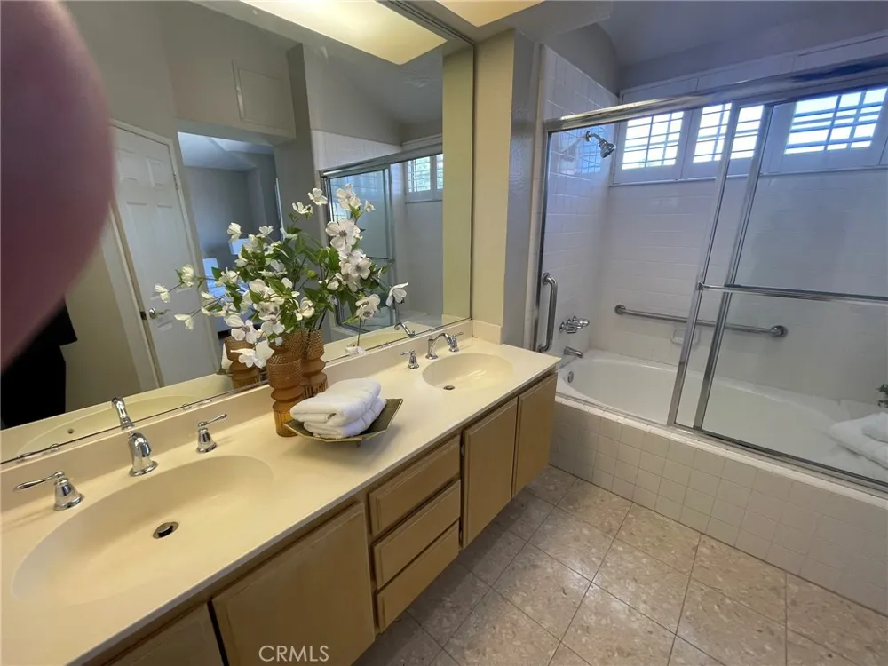 4 Del Italia Irvine, CA 92614