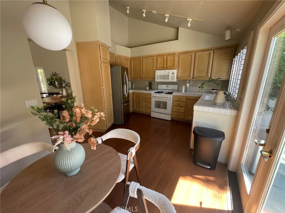 4 Del Italia Irvine, CA 92614