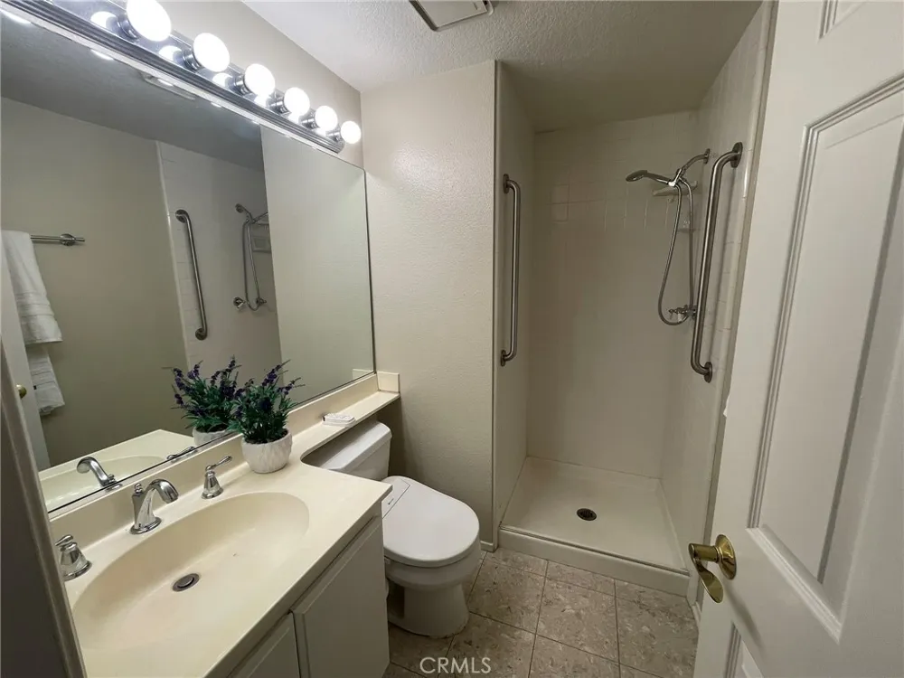 4 Del Italia Irvine, CA 92614