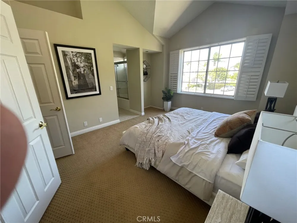 4 Del Italia Irvine, CA 92614