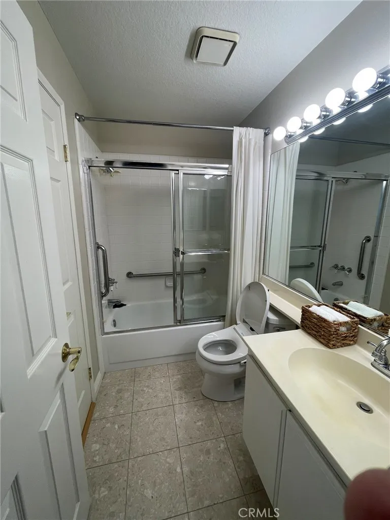 4 Del Italia Irvine, CA 92614