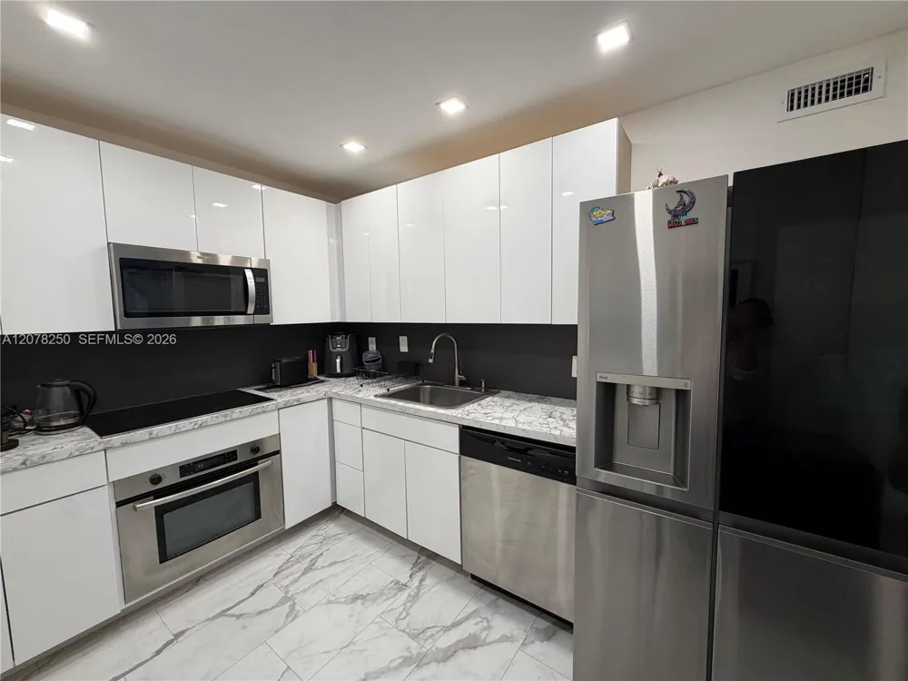 400 Kings Point Dr #218 Sunny Isles Beach, FL 33160