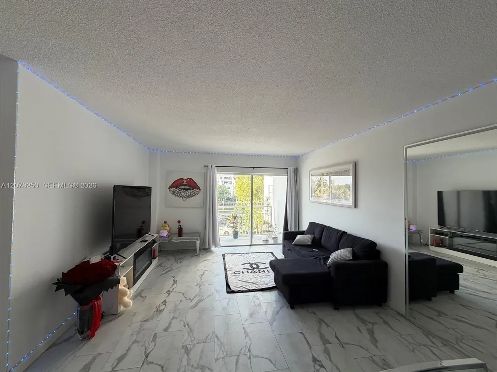 400 Kings Point Dr #218 Sunny Isles Beach, FL 33160