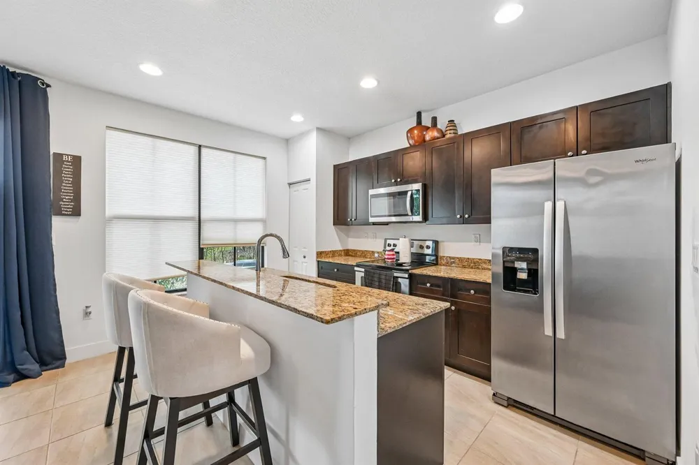 2025 OYSTERWOOD LANE Riviera Beach, FL 33410