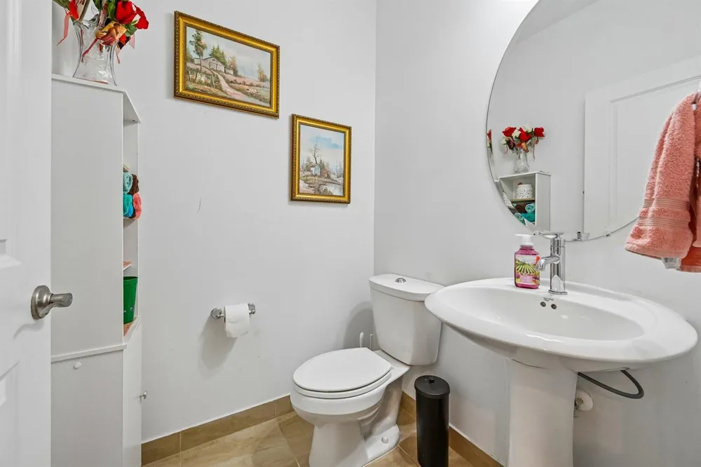 2025 OYSTERWOOD LANE Riviera Beach, FL 33410