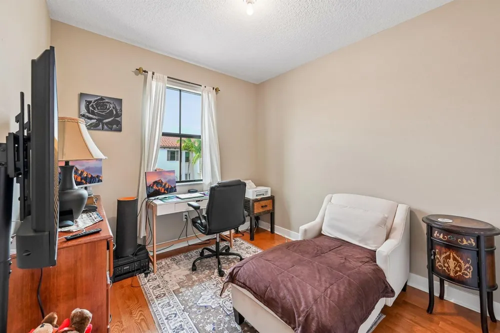 2025 OYSTERWOOD LANE Riviera Beach, FL 33410