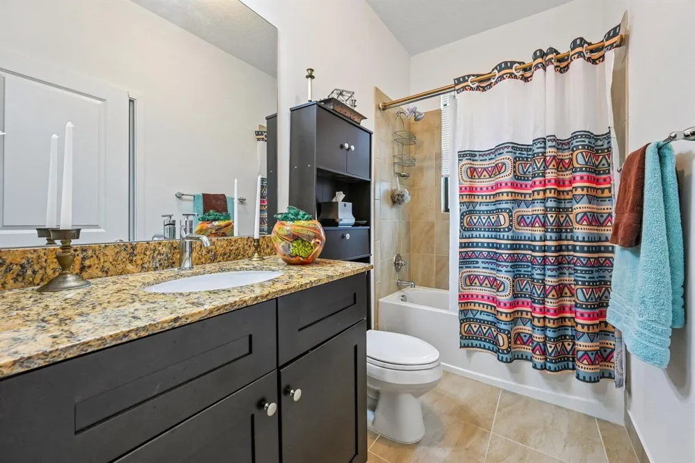 2025 OYSTERWOOD LANE Riviera Beach, FL 33410