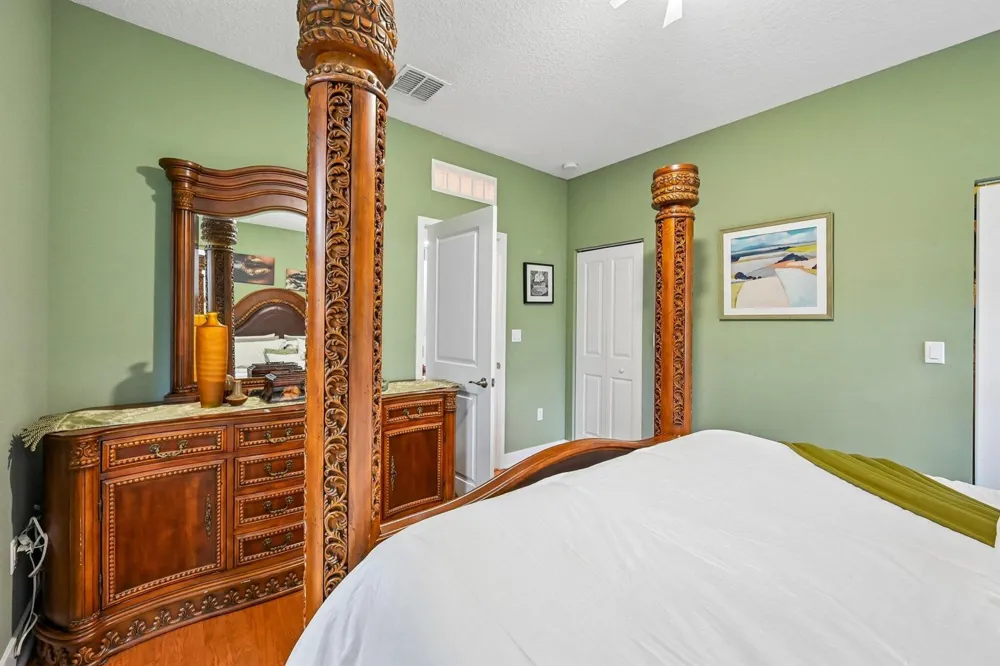 2025 OYSTERWOOD LANE Riviera Beach, FL 33410