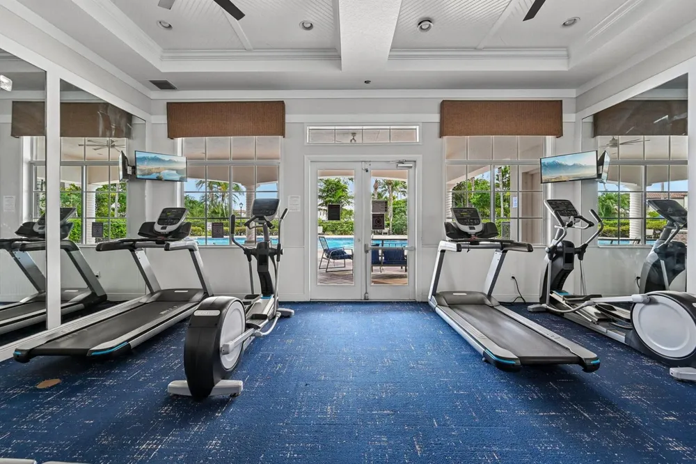 2025 OYSTERWOOD LANE Riviera Beach, FL 33410