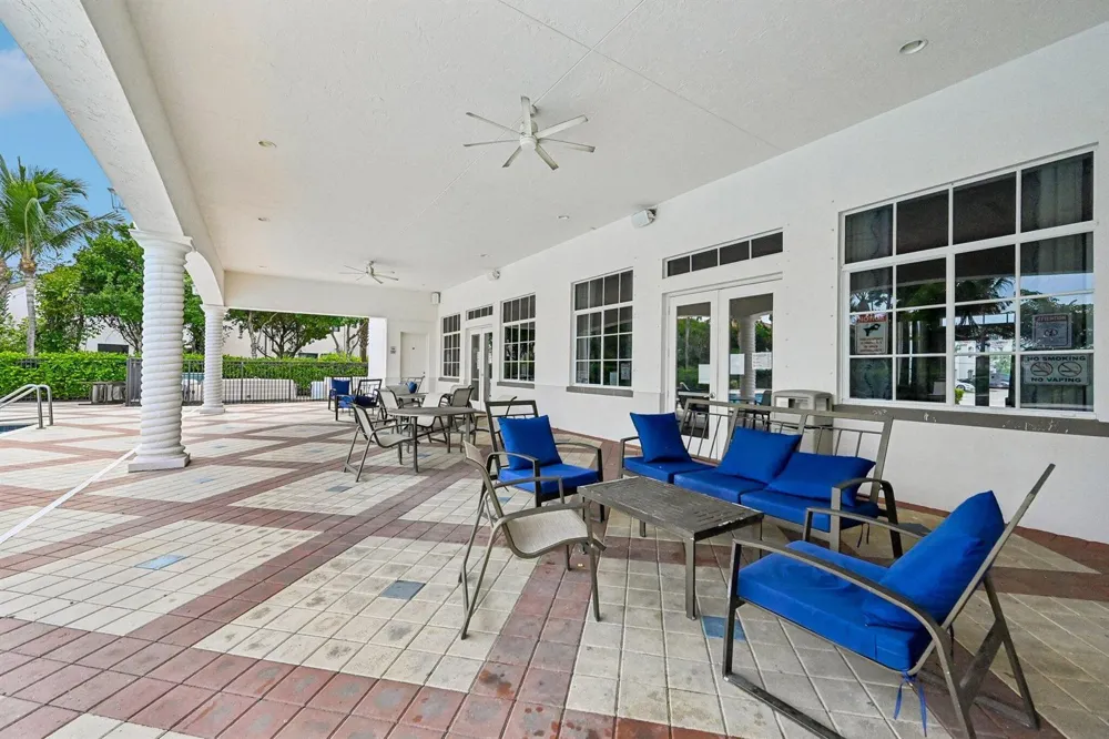 2025 OYSTERWOOD LANE Riviera Beach, FL 33410