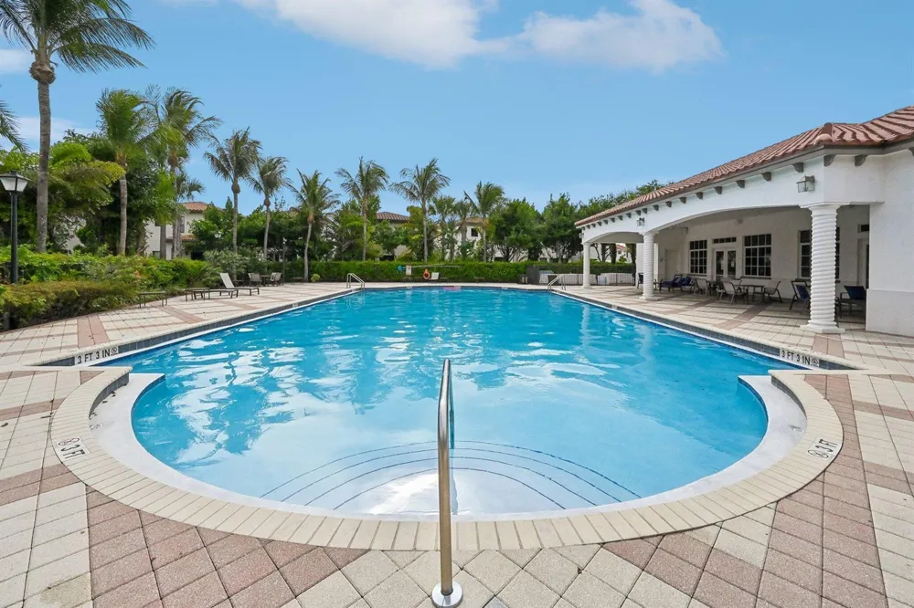 2025 OYSTERWOOD LANE Riviera Beach, FL 33410