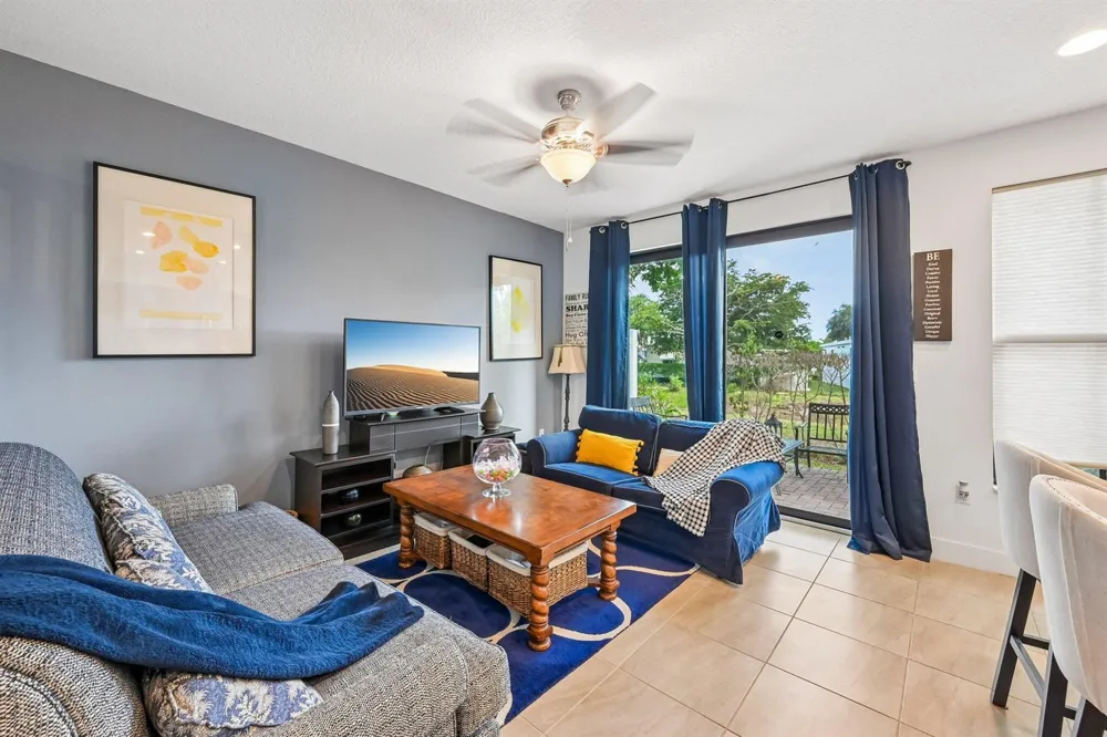 2025 OYSTERWOOD LANE Riviera Beach, FL 33410