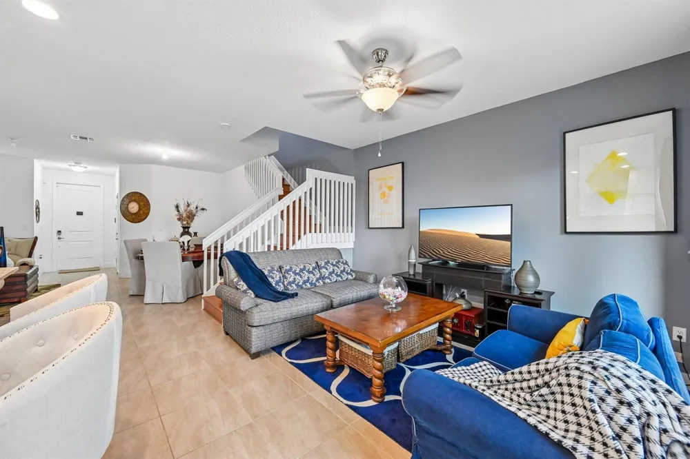 2025 OYSTERWOOD LANE Riviera Beach, FL 33410