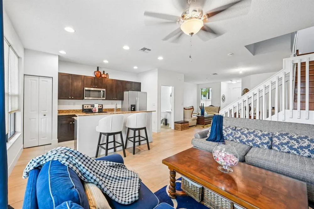2025 OYSTERWOOD LANE Riviera Beach, FL 33410
