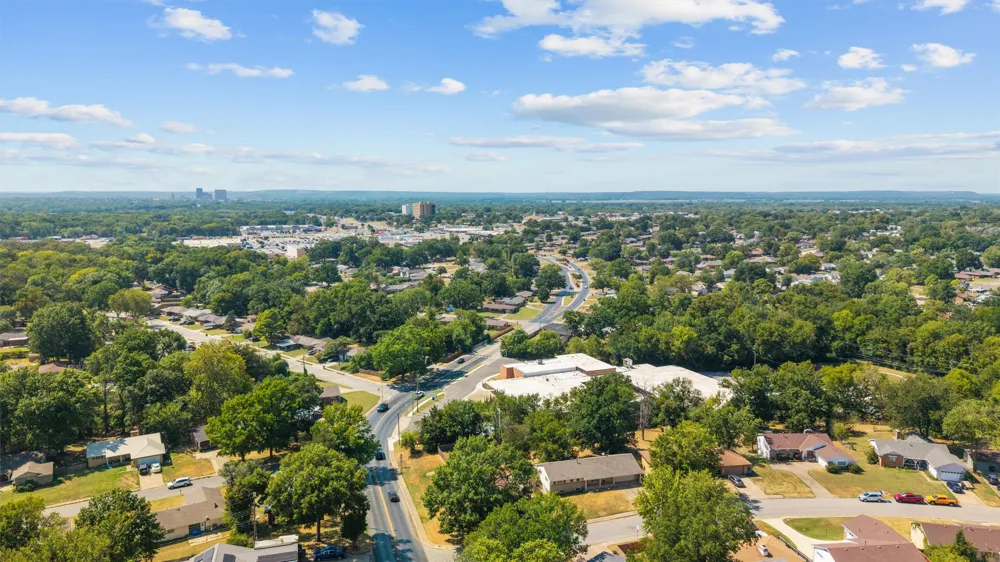 4704 Brookline Drive Bartlesville, OK 74006
