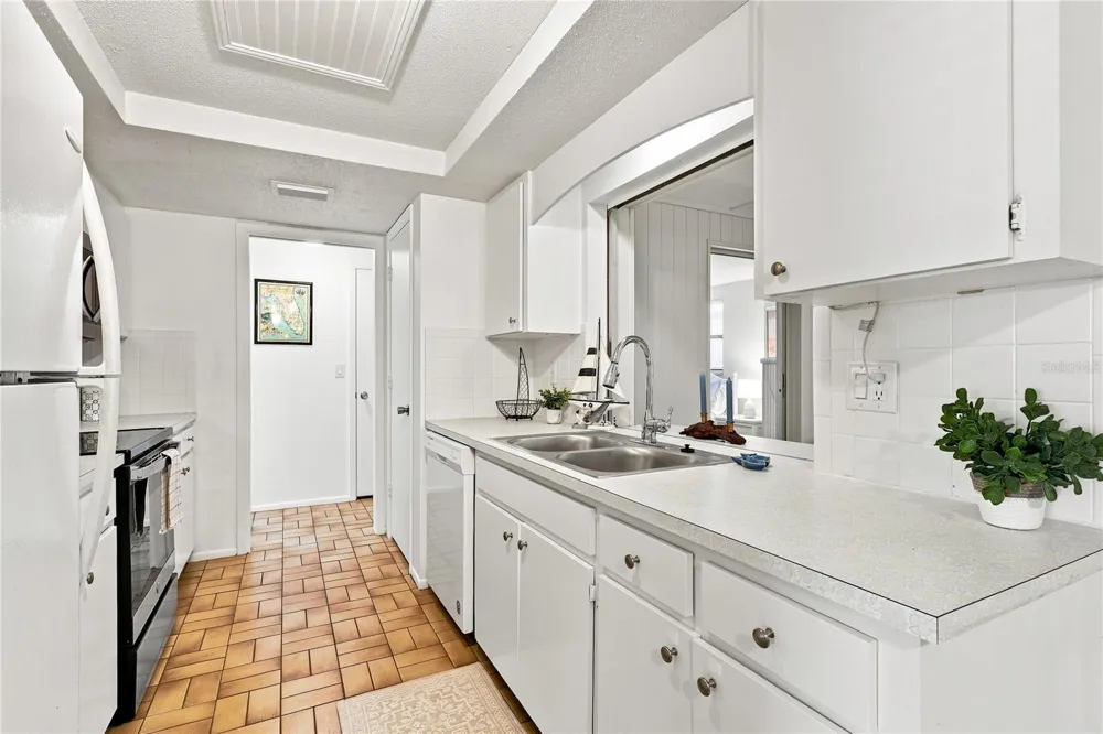 411 PLANTATION ROAD Venice, FL 34293