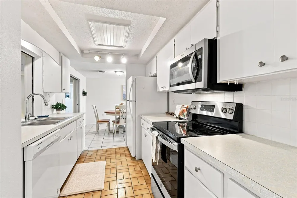 411 PLANTATION ROAD Venice, FL 34293
