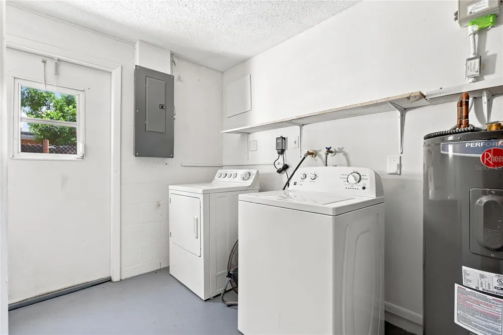 411 PLANTATION ROAD Venice, FL 34293