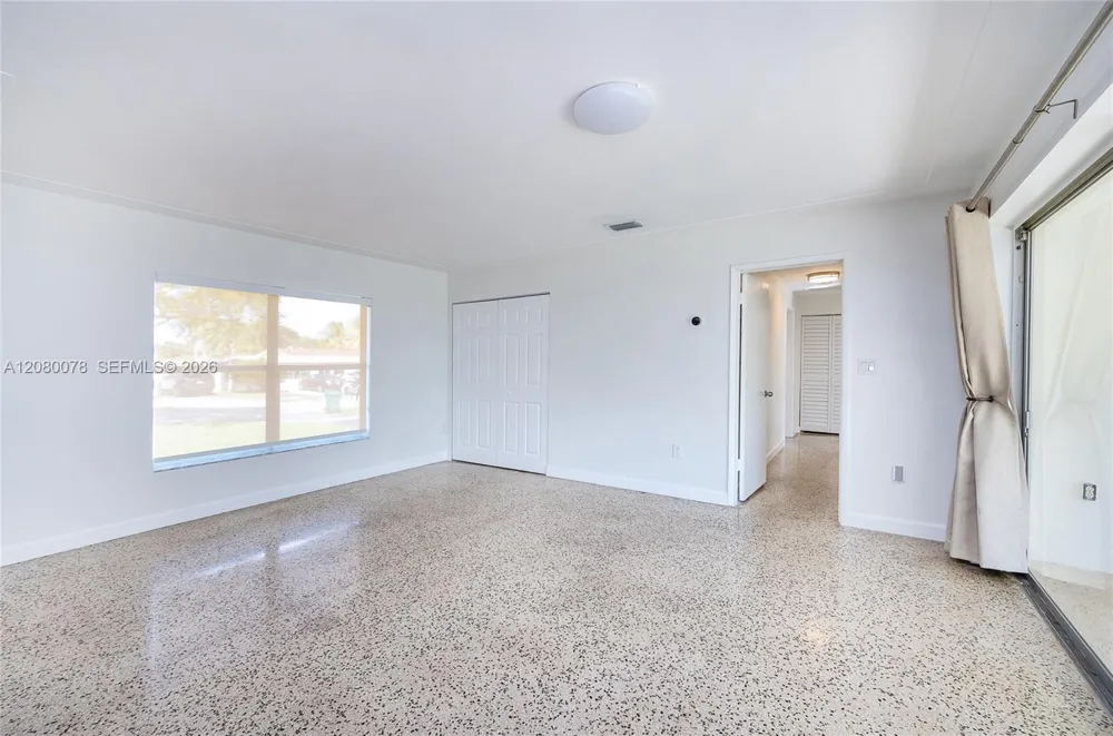 8810 SW 43rd Ter Miami, FL 33165