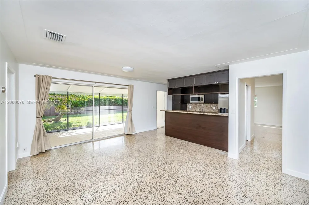 8810 SW 43rd Ter Miami, FL 33165