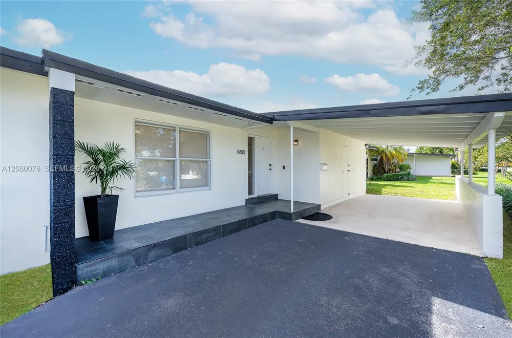 8810 SW 43rd Ter Miami, FL 33165