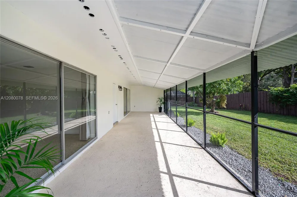 8810 SW 43rd Ter Miami, FL 33165