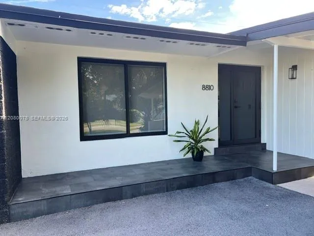 8810 SW 43rd Ter Miami, FL 33165