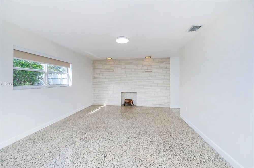8810 SW 43rd Ter Miami, FL 33165