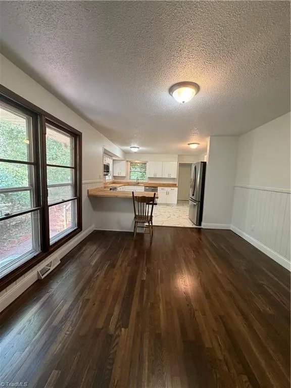 208 Harris Avenue Elkin, NC 28621