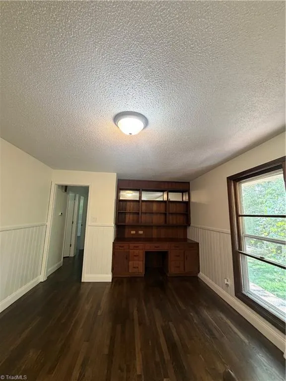 208 Harris Avenue Elkin, NC 28621